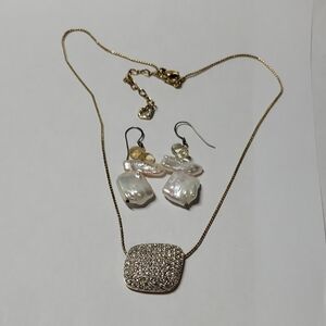 Elegant Gold Tone Necklace and Earring Set